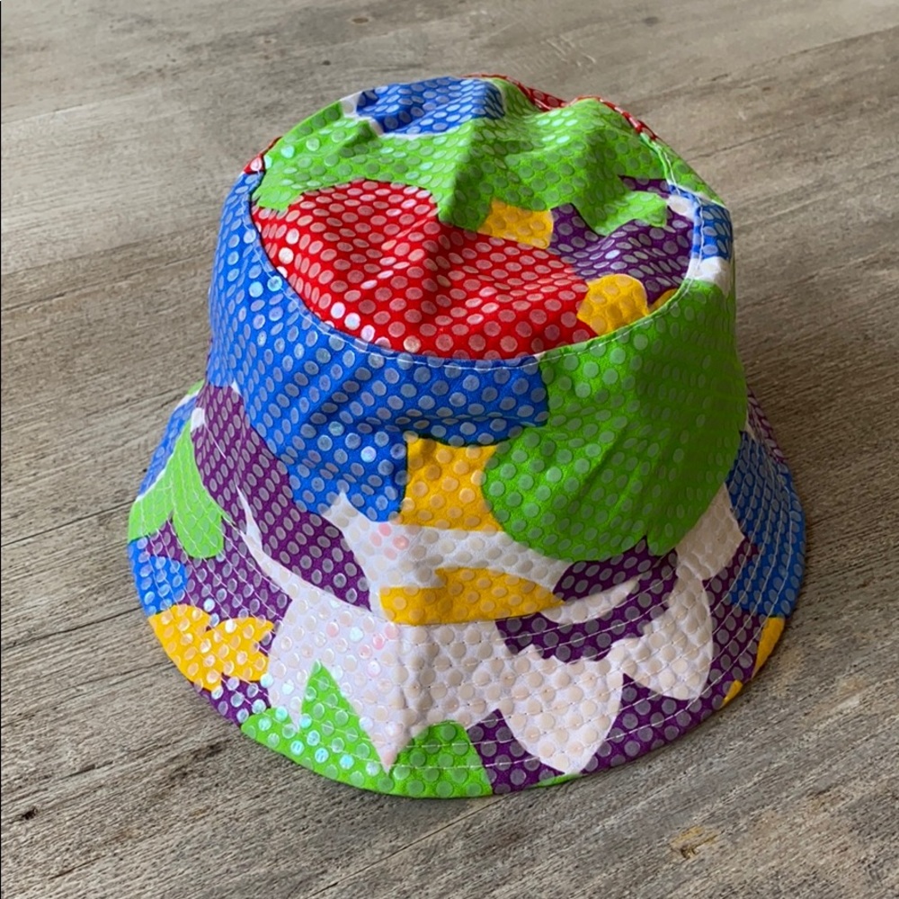 Stylish Daniele Meucci bucket hat